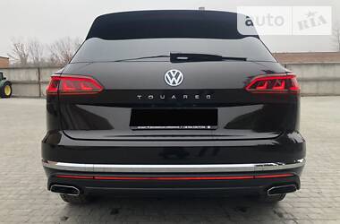 Позашляховик / Кросовер Volkswagen Touareg 2018 в 