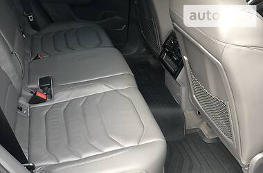 Позашляховик / Кросовер Volkswagen Touareg 2018 в 