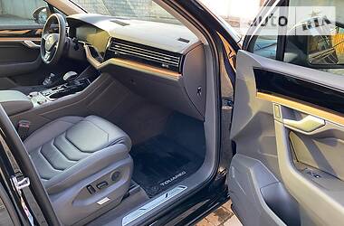 Позашляховик / Кросовер Volkswagen Touareg 2018 в 
