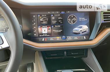 Позашляховик / Кросовер Volkswagen Touareg 2018 в 