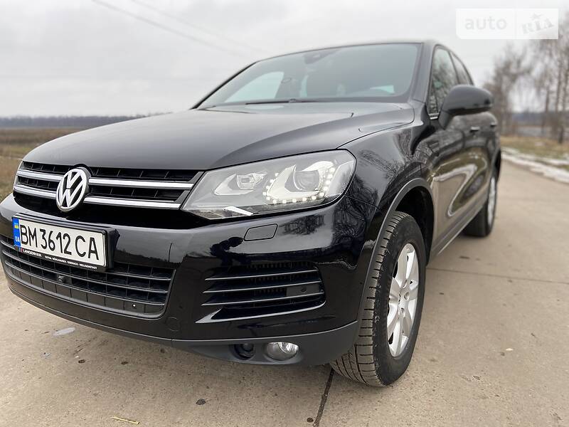 Позашляховик / Кросовер Volkswagen Touareg 2012 в 