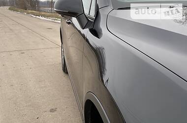 Позашляховик / Кросовер Volkswagen Touareg 2012 в 
