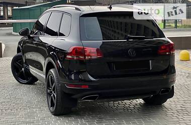 Позашляховик / Кросовер Volkswagen Touareg 2012 в Одесі