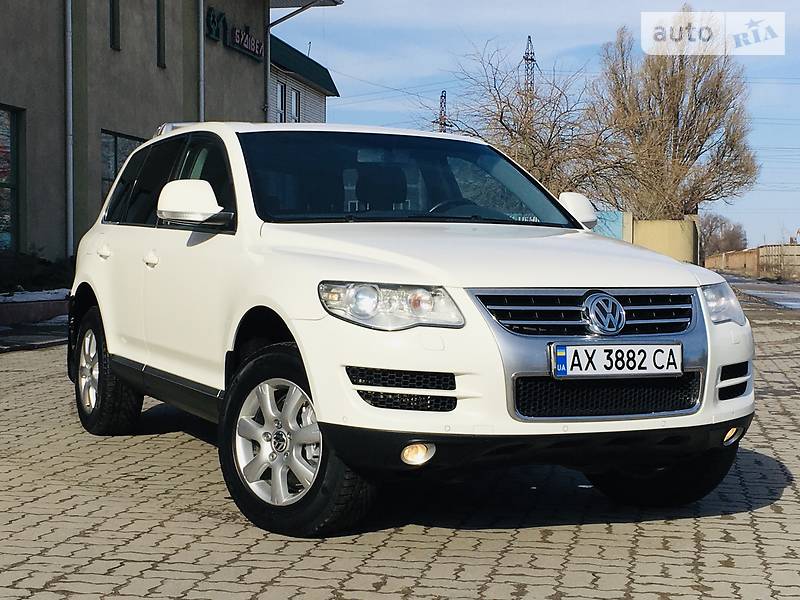 Позашляховик / Кросовер Volkswagen Touareg 2008 в Новомосковську