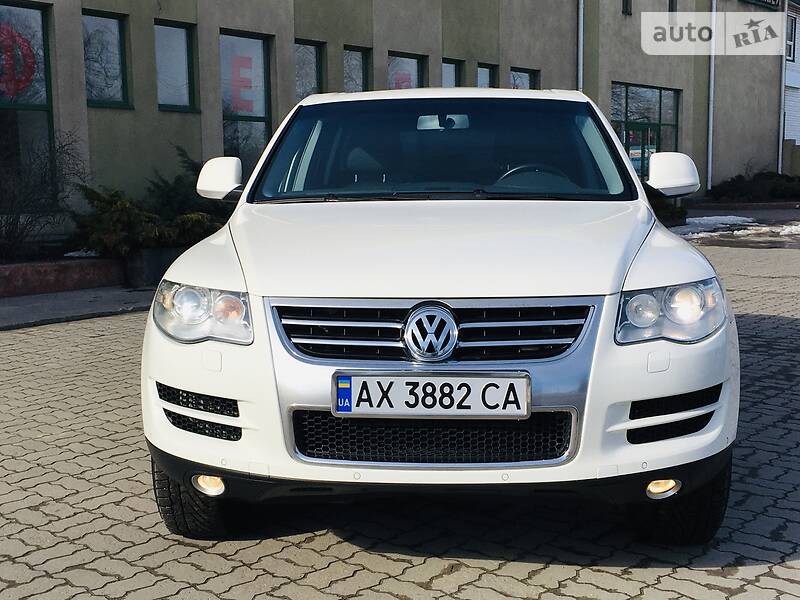 Позашляховик / Кросовер Volkswagen Touareg 2008 в Новомосковську