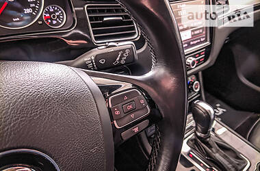 Позашляховик / Кросовер Volkswagen Touareg 2011 в 