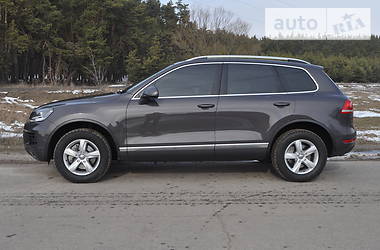 Позашляховик / Кросовер Volkswagen Touareg 2012 в 