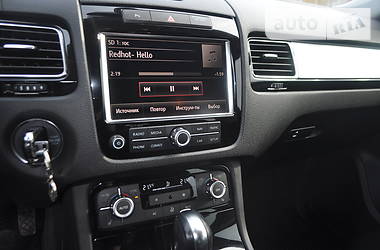 Позашляховик / Кросовер Volkswagen Touareg 2012 в 