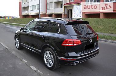 Позашляховик / Кросовер Volkswagen Touareg 2016 в 