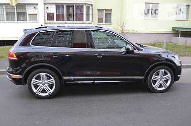 Позашляховик / Кросовер Volkswagen Touareg 2016 в 