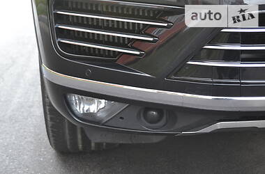 Позашляховик / Кросовер Volkswagen Touareg 2016 в 