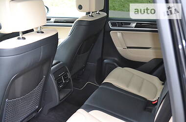 Позашляховик / Кросовер Volkswagen Touareg 2016 в 