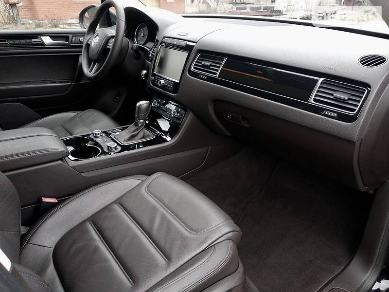 Позашляховик / Кросовер Volkswagen Touareg 2013 в Вінниці
