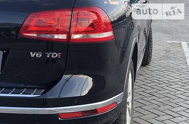 Позашляховик / Кросовер Volkswagen Touareg 2017 в 