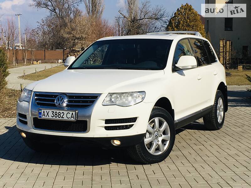 Позашляховик / Кросовер Volkswagen Touareg 2008 в Новомосковську