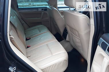 Позашляховик / Кросовер Volkswagen Touareg 2010 в 