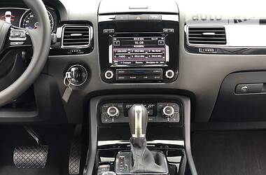 Позашляховик / Кросовер Volkswagen Touareg 2014 в 