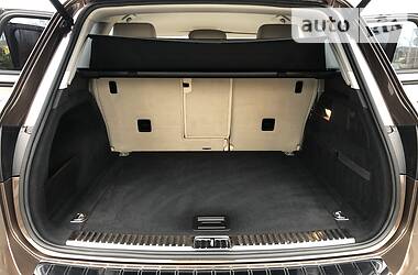 Позашляховик / Кросовер Volkswagen Touareg 2014 в 