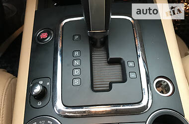 Позашляховик / Кросовер Volkswagen Touareg 2007 в 