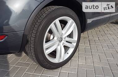 Внедорожник / Кроссовер Volkswagen Touareg 2011 в Николаеве