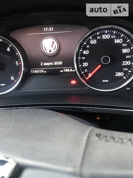 Позашляховик / Кросовер Volkswagen Touareg 2015 в Мукачевому