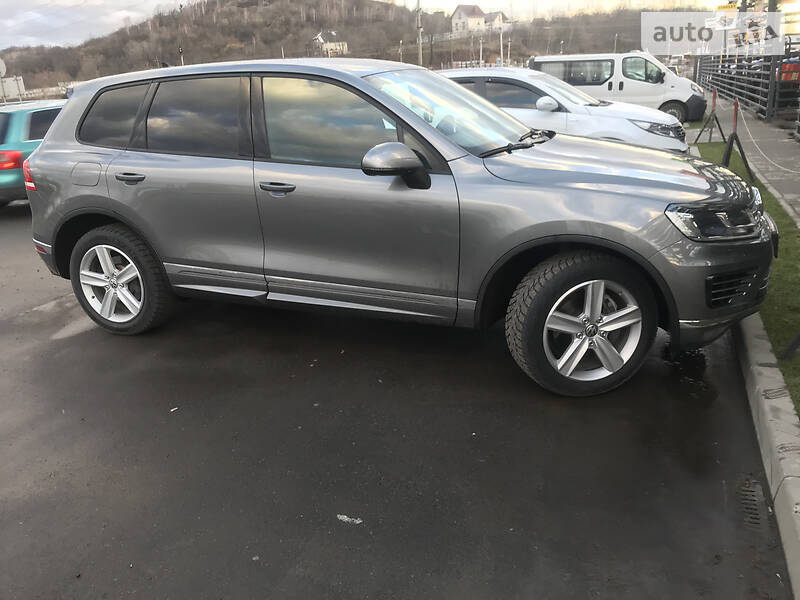 Позашляховик / Кросовер Volkswagen Touareg 2015 в Мукачевому