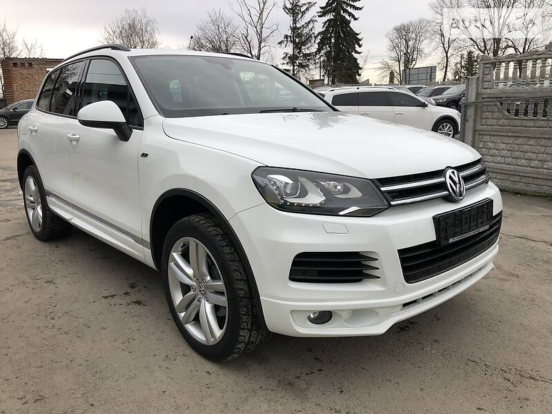 Позашляховик / Кросовер Volkswagen Touareg 2013 в 