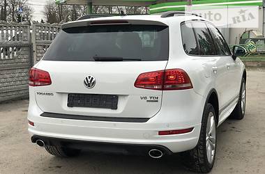 Позашляховик / Кросовер Volkswagen Touareg 2013 в 