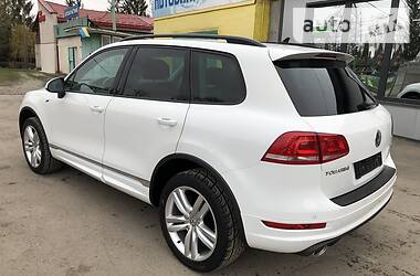Позашляховик / Кросовер Volkswagen Touareg 2013 в 