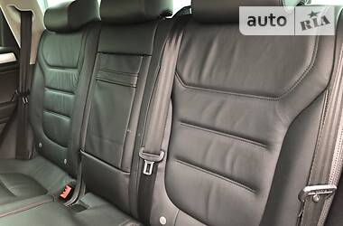 Позашляховик / Кросовер Volkswagen Touareg 2013 в 