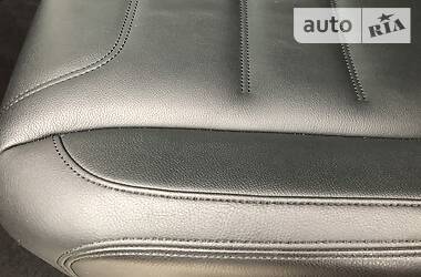 Позашляховик / Кросовер Volkswagen Touareg 2013 в 