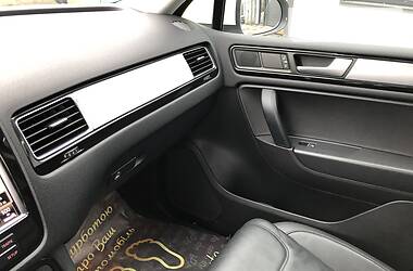 Позашляховик / Кросовер Volkswagen Touareg 2013 в 