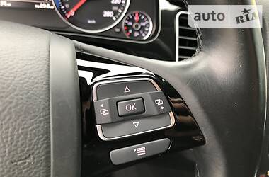 Позашляховик / Кросовер Volkswagen Touareg 2013 в 