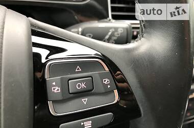 Позашляховик / Кросовер Volkswagen Touareg 2013 в 