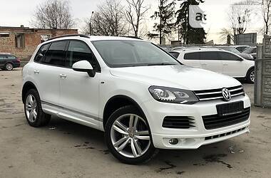 Позашляховик / Кросовер Volkswagen Touareg 2013 в 