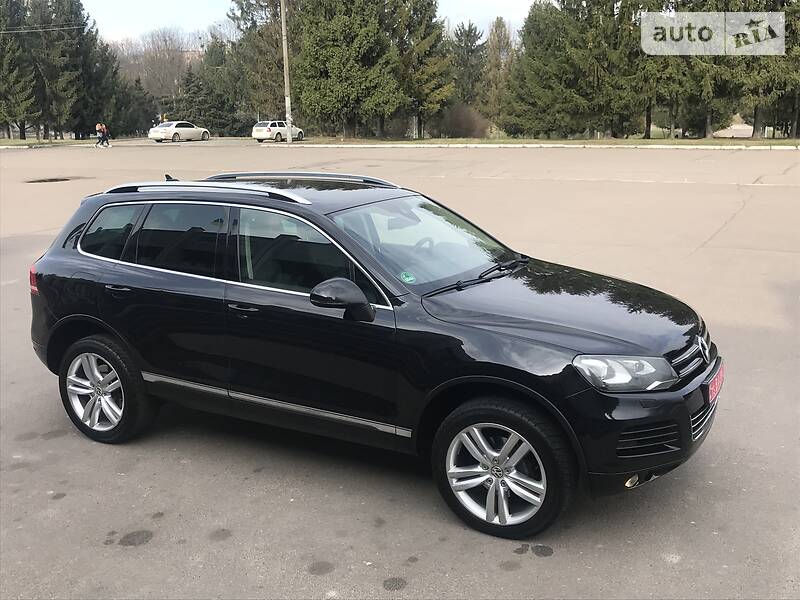 Позашляховик / Кросовер Volkswagen Touareg 2011 в 