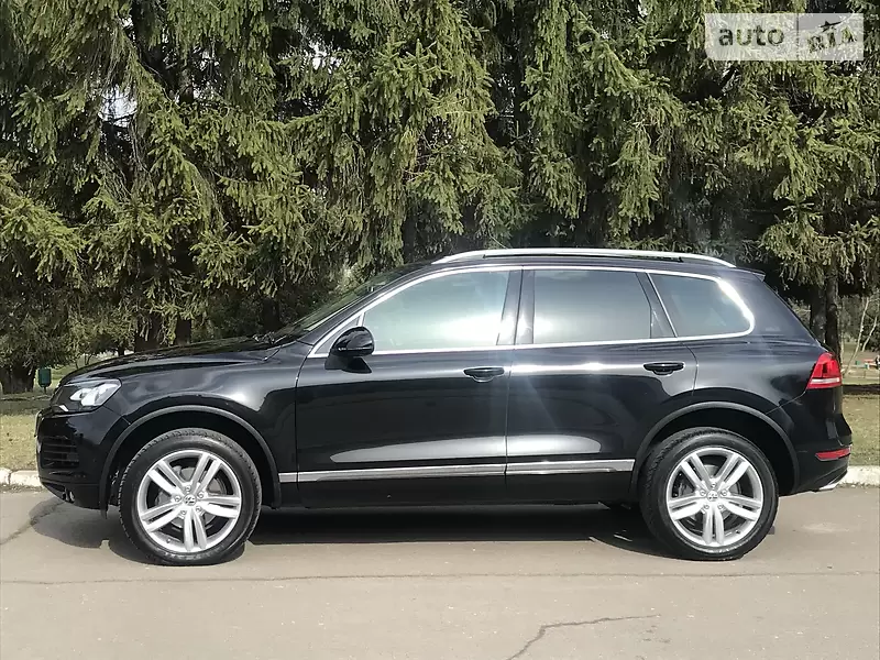 Позашляховик / Кросовер Volkswagen Touareg 2011 в 