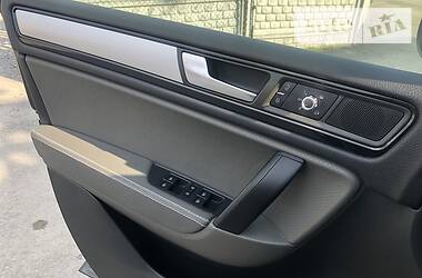 Позашляховик / Кросовер Volkswagen Touareg 2012 в 