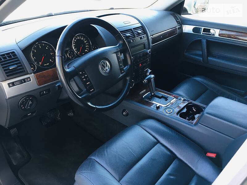 Позашляховик / Кросовер Volkswagen Touareg 2008 в Новомосковську