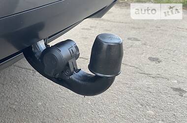Позашляховик / Кросовер Volkswagen Touareg 2011 в 