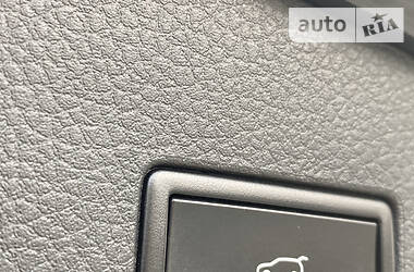 Позашляховик / Кросовер Volkswagen Touareg 2015 в 