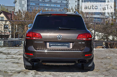Позашляховик / Кросовер Volkswagen Touareg 2012 в 