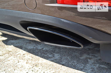 Позашляховик / Кросовер Volkswagen Touareg 2012 в 