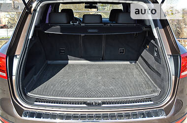 Позашляховик / Кросовер Volkswagen Touareg 2012 в 