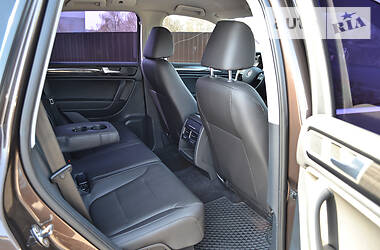 Позашляховик / Кросовер Volkswagen Touareg 2012 в 