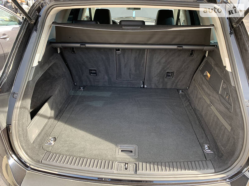 Внедорожник / Кроссовер Volkswagen Touareg 2011 в Житомире