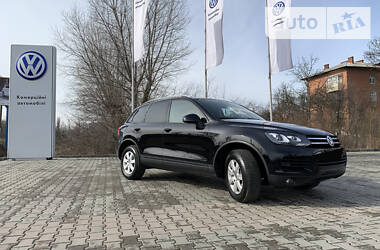 Позашляховик / Кросовер Volkswagen Touareg 2011 в 
