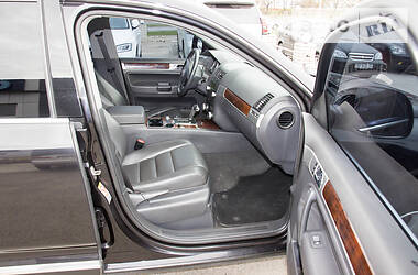 Позашляховик / Кросовер Volkswagen Touareg 2007 в 