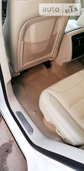 Позашляховик / Кросовер Volkswagen Touareg 2011 в Харкові