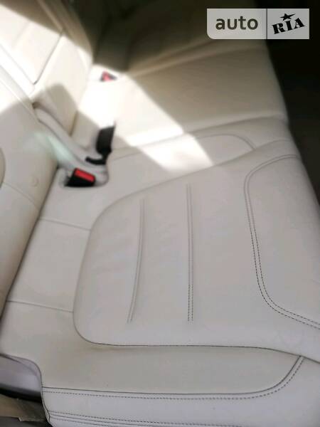 Позашляховик / Кросовер Volkswagen Touareg 2011 в Харкові